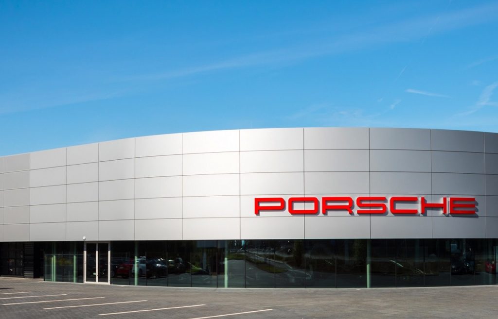 Porsche Czeka Life In Lodzkie